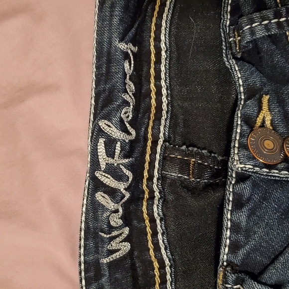 Jeans - Picture 2 of 3